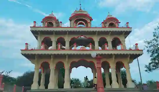 नागझरी प्राचीन शिव मंदिर प्रवेश द्वार